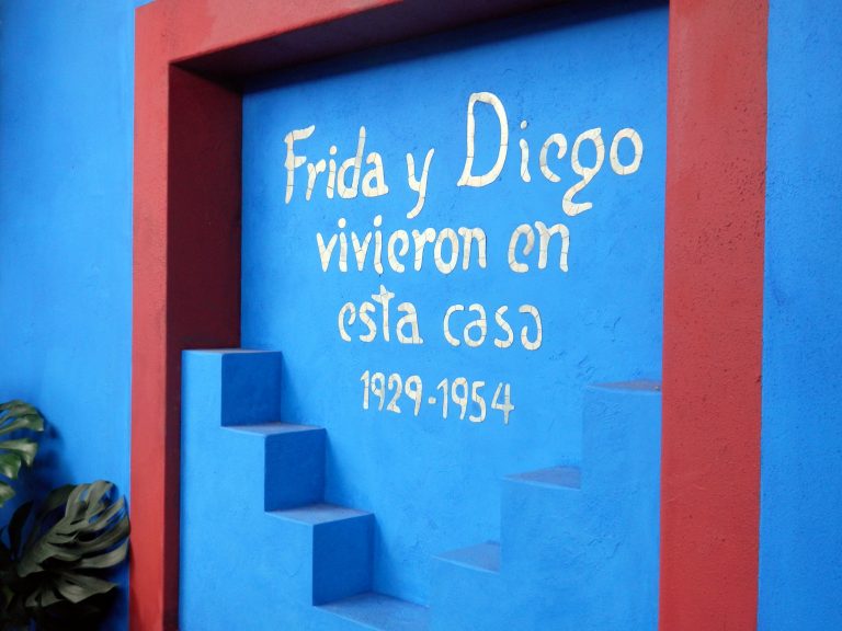 Frida_Casa Azul